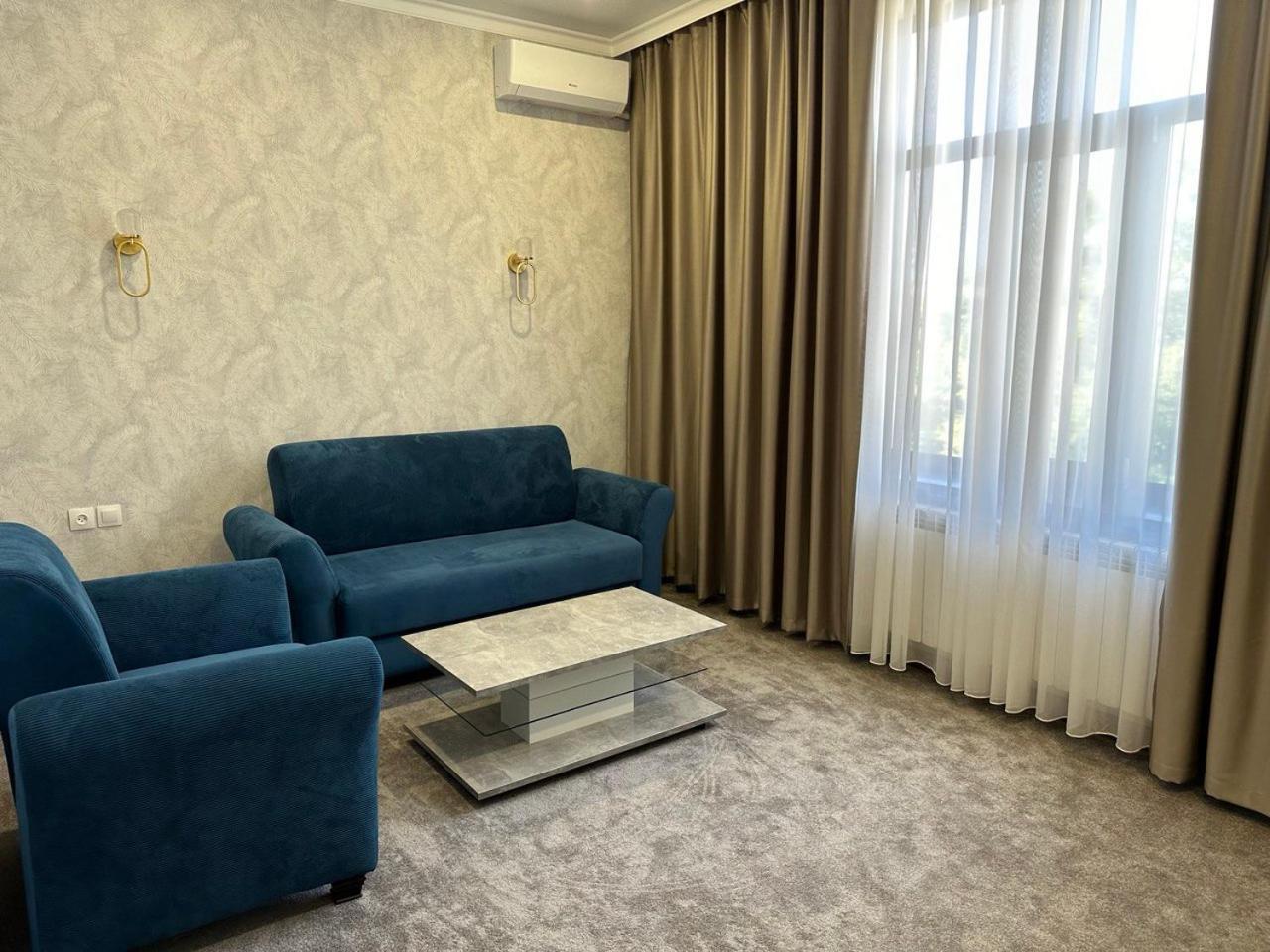 Grand Way Hotel Taras Exterior foto