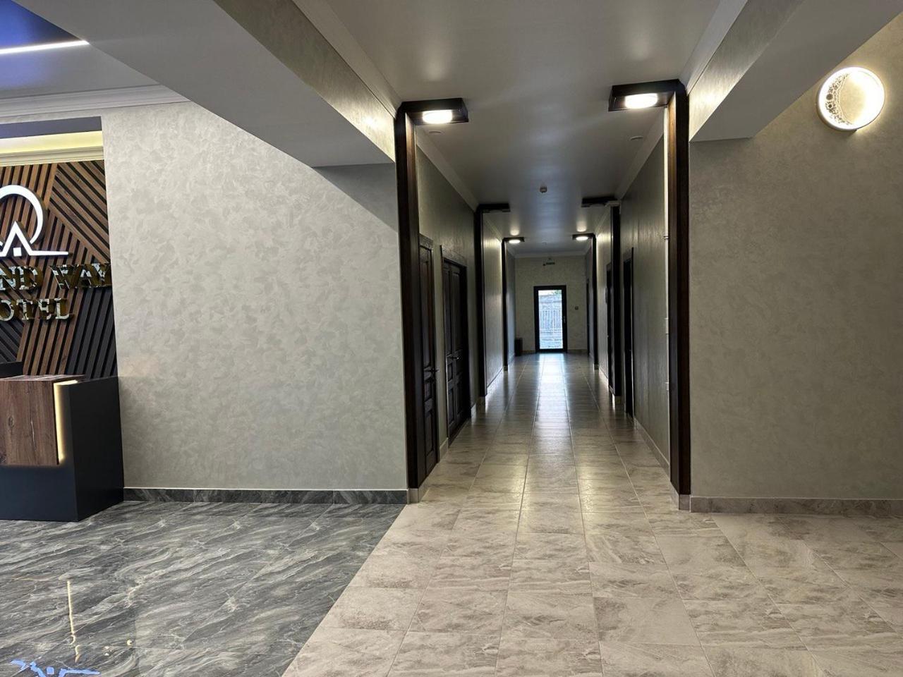 Grand Way Hotel Taras Exterior foto